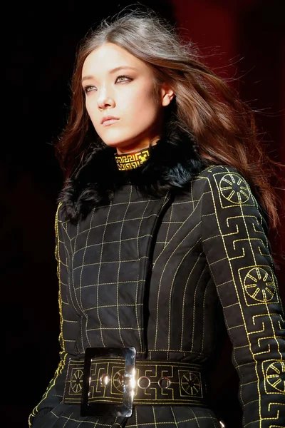 Look 38